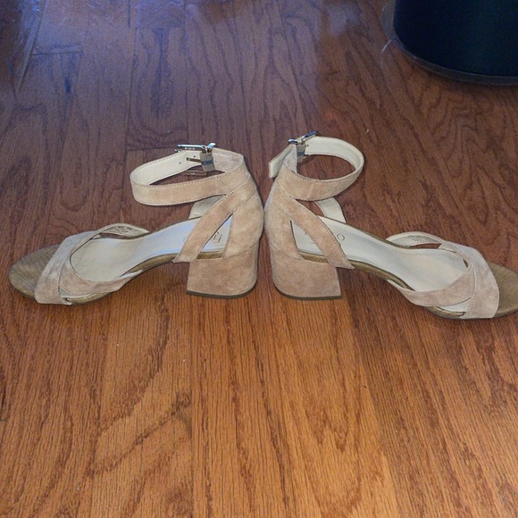 Franco Sarto Marlina Tan Suede Block Heel Sandal! - Picture 5 of 10